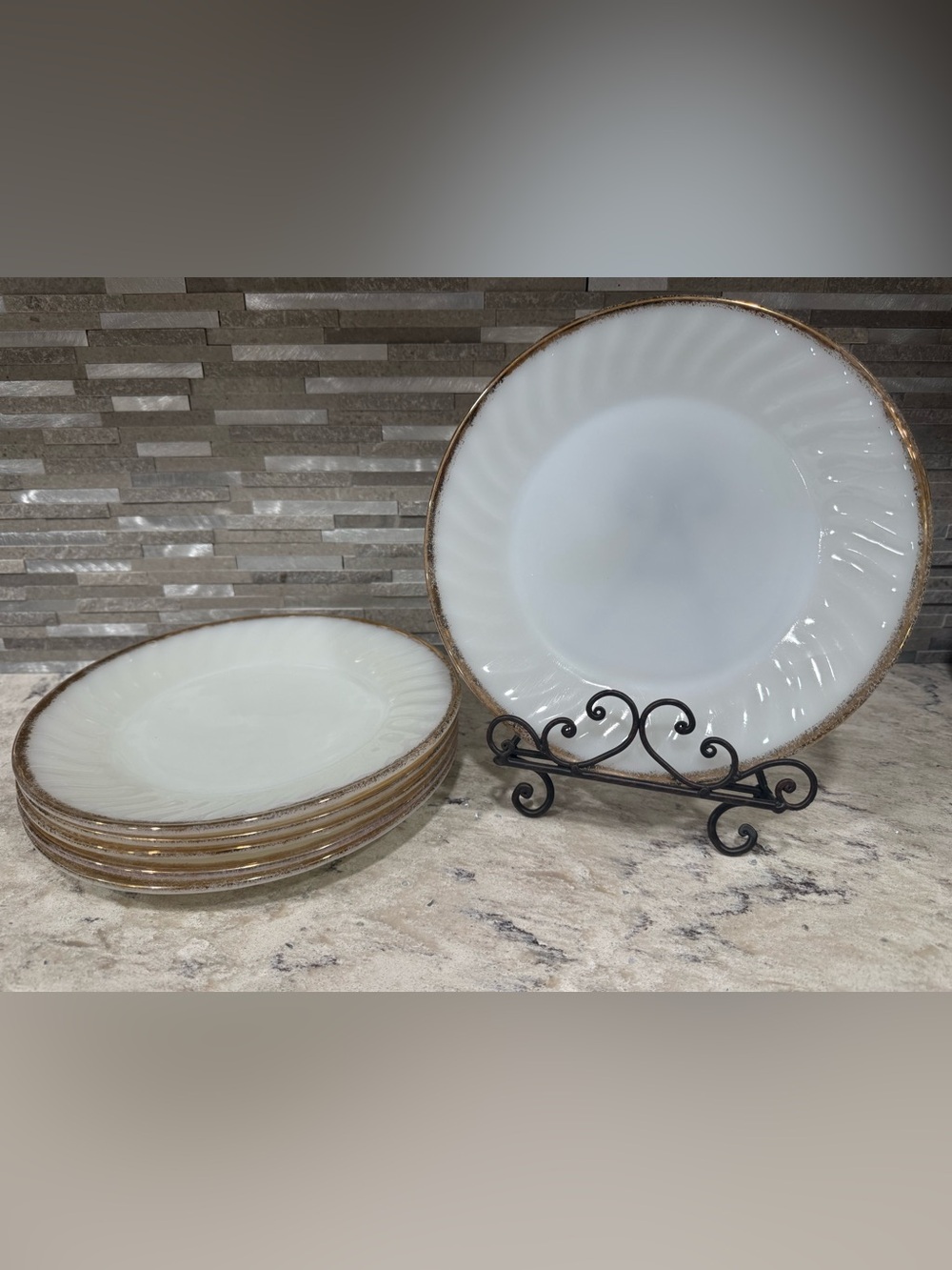 Anchor Hocking Fire King dinner plates 9 in